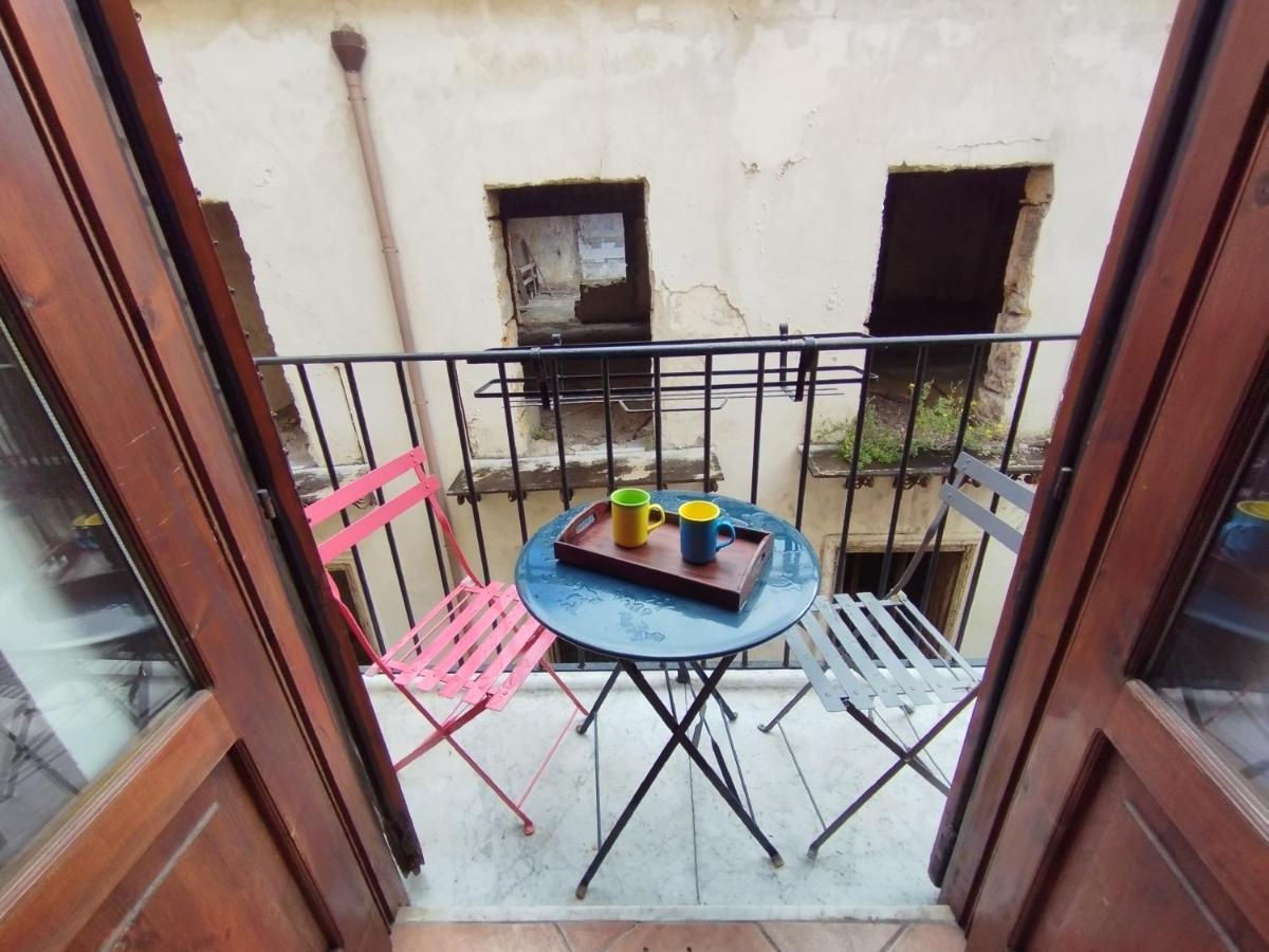 Apartment By The Market Palermo Exteriör bild